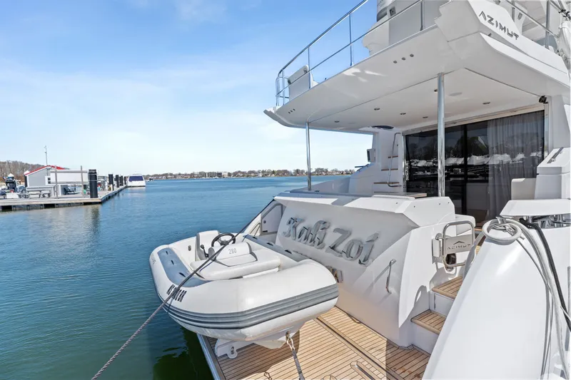 Slide: The Image of Azimut 50 FLYBRIDGE 2022 - 6