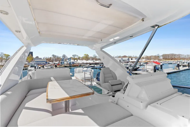 Slide: The Image of Azimut 50 FLYBRIDGE 2022 - 28