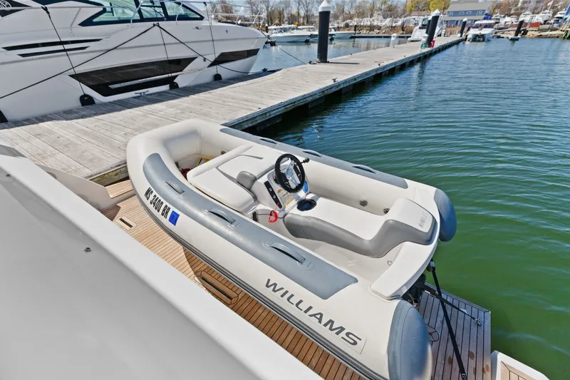 Slide: The Image of Azimut 50 FLYBRIDGE 2022 - 7