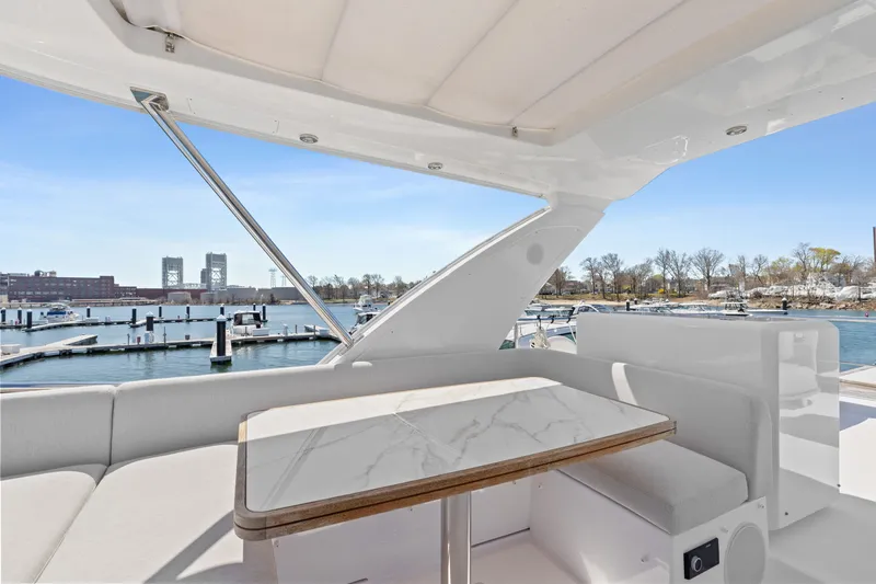 Slide: The Image of Azimut 50 FLYBRIDGE 2022 - 27