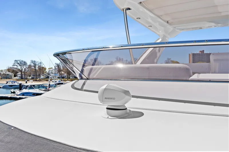 Slide: The Image of Azimut 50 FLYBRIDGE 2022 - 18