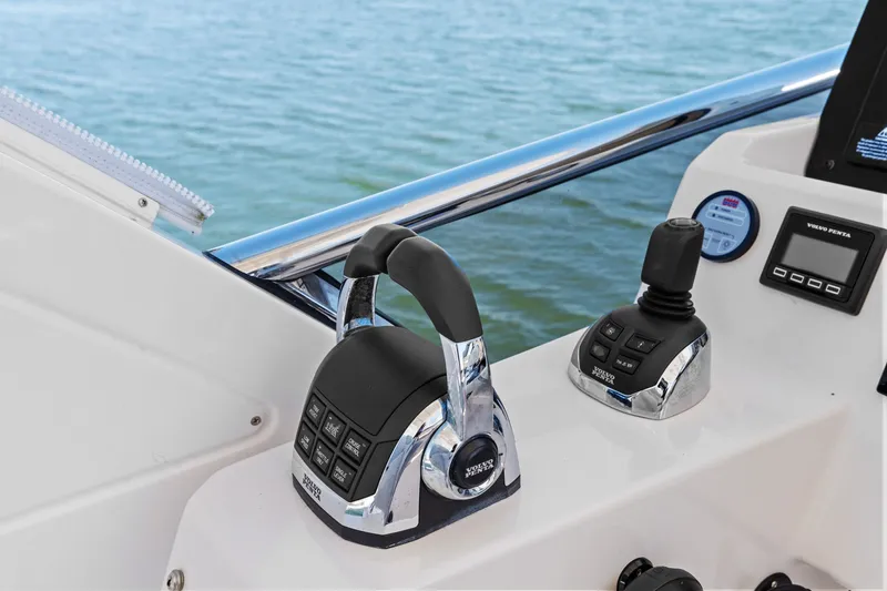 Slide: The Image of Azimut 50 FLYBRIDGE 2022 - 34