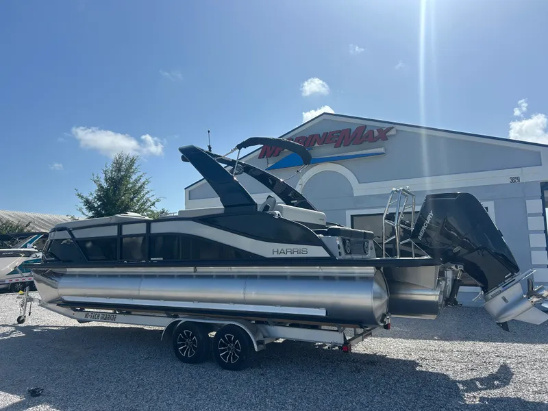 Slide: The Image of Harris Grand Mariner 250 2027 - 4
