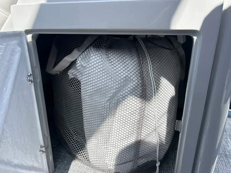 Slide: The Image of Harris Grand Mariner 250 2027 - 20