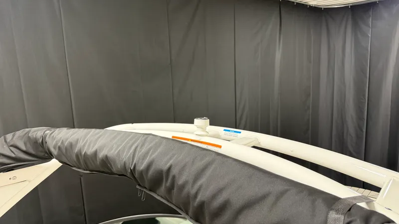 Slide: The Image of Sea Ray SDX 230 Surf 2026 - 100