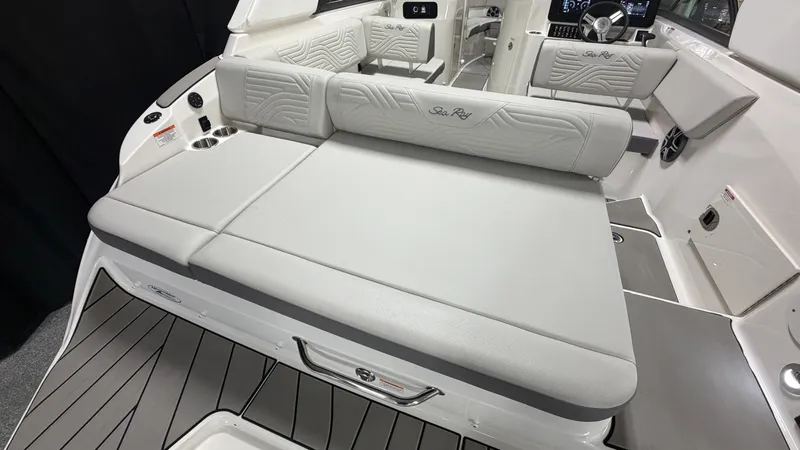 Slide: The Image of Sea Ray SDX 230 Surf 2026 - 15