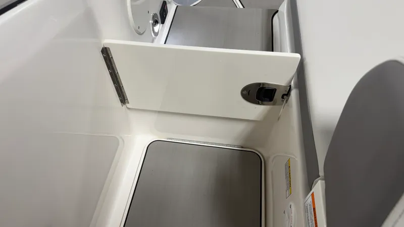 Slide: The Image of Sea Ray SDX 230 Surf 2026 - 26
