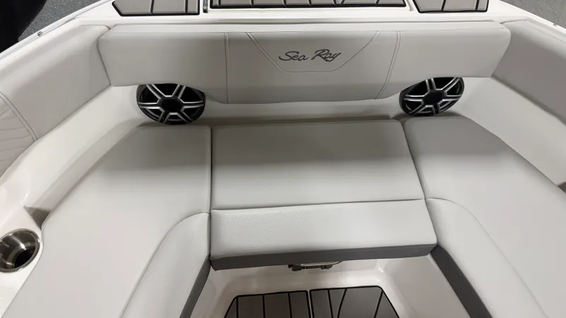 Slide: The Image of Sea Ray SDX 230 Surf 2026 - 92
