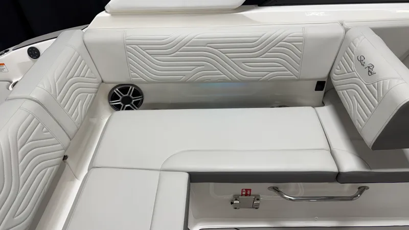 Slide: The Image of Sea Ray SDX 230 Surf 2026 - 34