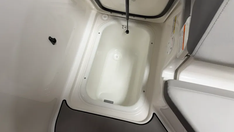 Slide: The Image of Sea Ray SDX 230 Surf 2026 - 28