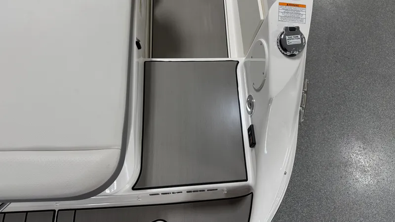 Slide: The Image of Sea Ray SDX 230 Surf 2026 - 23