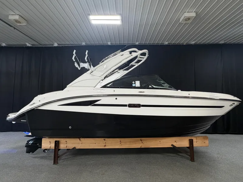 The Image of Sea Ray SDX 230 Surf 2026 - 0