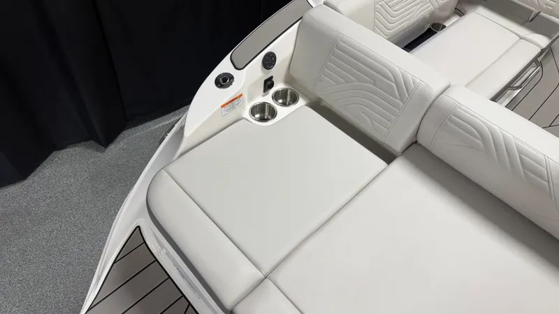 Slide: The Image of Sea Ray SDX 230 Surf 2026 - 16