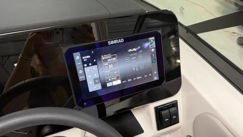 Slide: The Image of Sea Ray SDX 230 Surf 2026 - 66