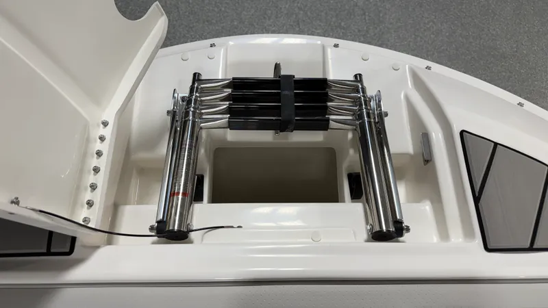 Slide: The Image of Sea Ray SDX 230 Surf 2026 - 97