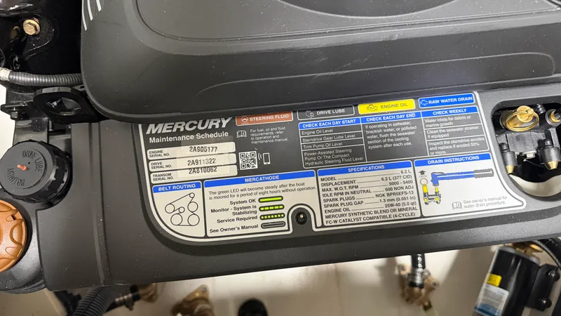 Slide: The Image of Sea Ray SDX 230 Surf 2026 - 32