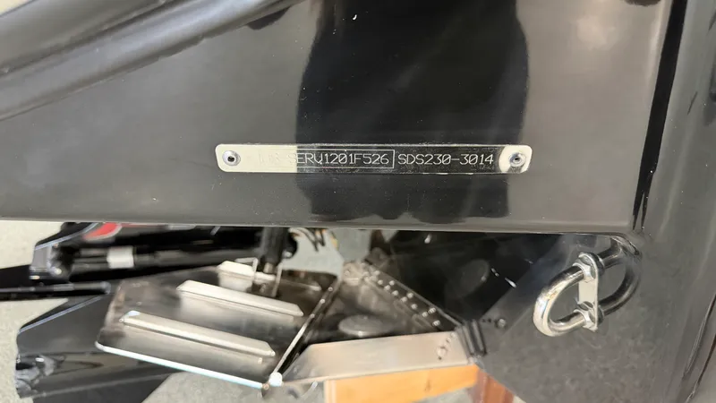 Slide: The Image of Sea Ray SDX 230 Surf 2026 - 102