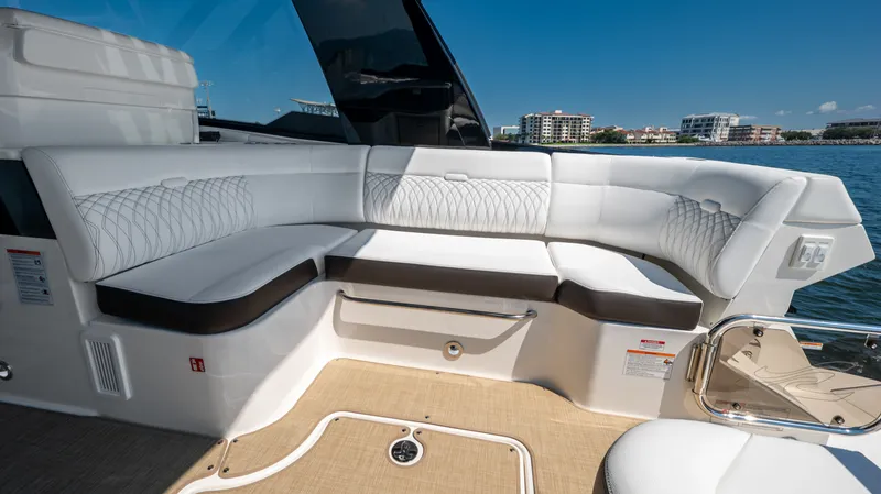 Slide: The Image of Sea Ray Sundancer 370 Outboard 2026 - 47