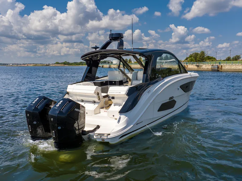 Slide: The Image of Sea Ray Sundancer 370 Outboard 2026 - 20