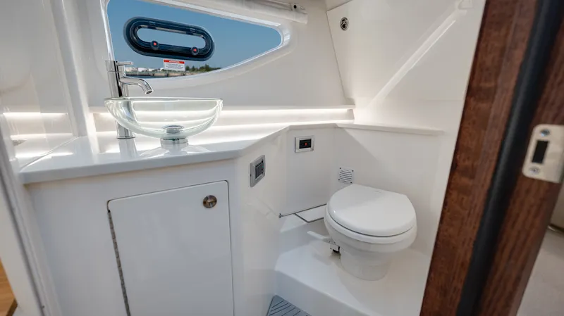 Slide: The Image of Sea Ray Sundancer 370 Outboard 2026 - 73