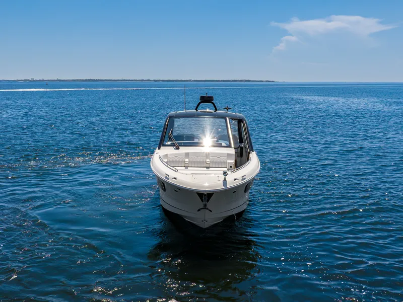 Slide: The Image of Sea Ray Sundancer 370 Outboard 2026 - 18