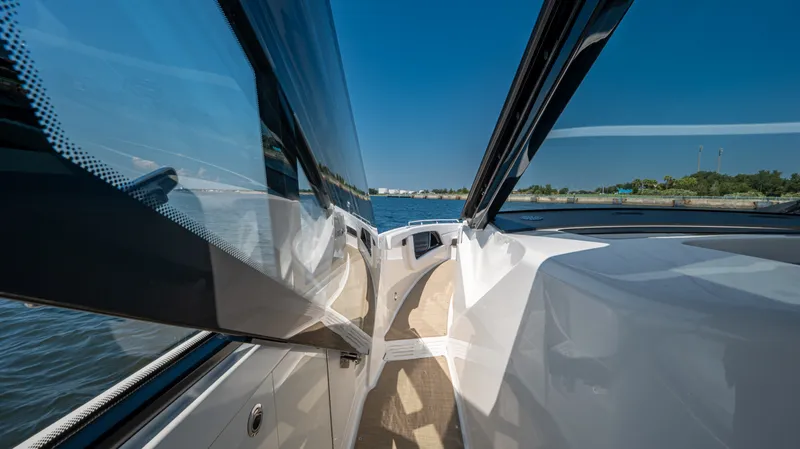 Slide: The Image of Sea Ray Sundancer 370 Outboard 2026 - 79