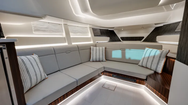 Slide: The Image of Sea Ray Sundancer 370 Outboard 2026 - 67