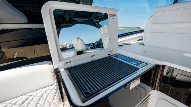 Slide: The Image of Sea Ray Sundancer 370 Outboard 2026 - 49