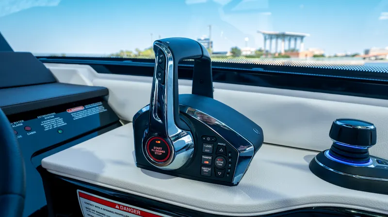 Slide: The Image of Sea Ray Sundancer 370 Outboard 2026 - 62