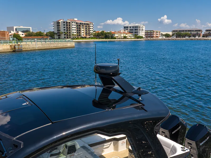Slide: The Image of Sea Ray Sundancer 370 Outboard 2026 - 25