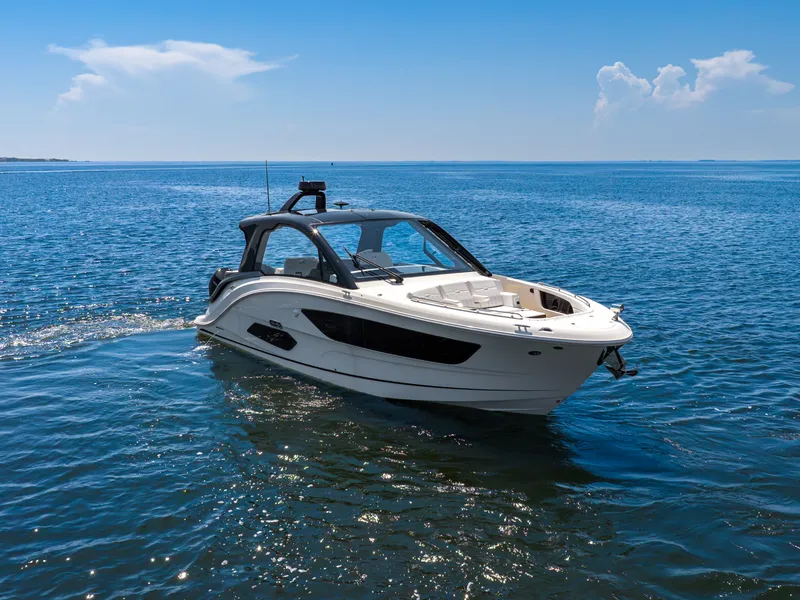 Slide: The Image of Sea Ray Sundancer 370 Outboard 2026 - 17