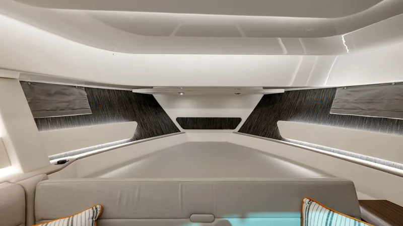 Slide: The Image of Sea Ray Sundancer 370 Outboard 2026 - 69