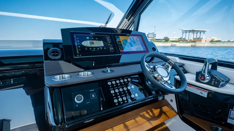 Slide: The Image of Sea Ray Sundancer 370 Outboard 2026 - 52