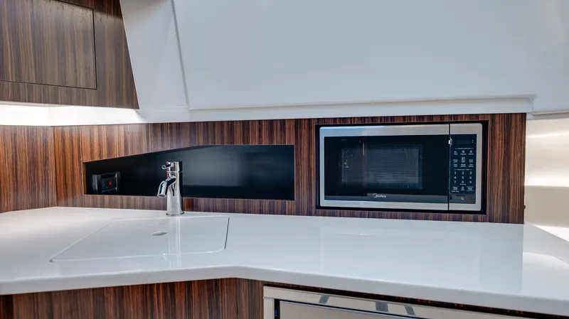 Slide: The Image of Sea Ray Sundancer 370 Outboard 2026 - 71