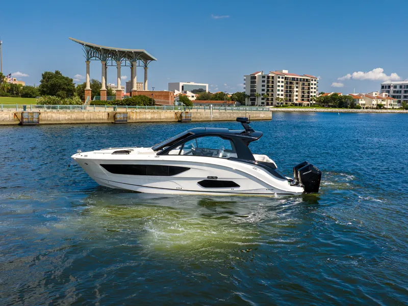 Slide: The Image of Sea Ray Sundancer 370 Outboard 2026 - 11