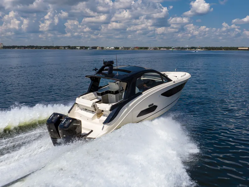 Slide: The Image of Sea Ray Sundancer 370 Outboard 2026 - 9