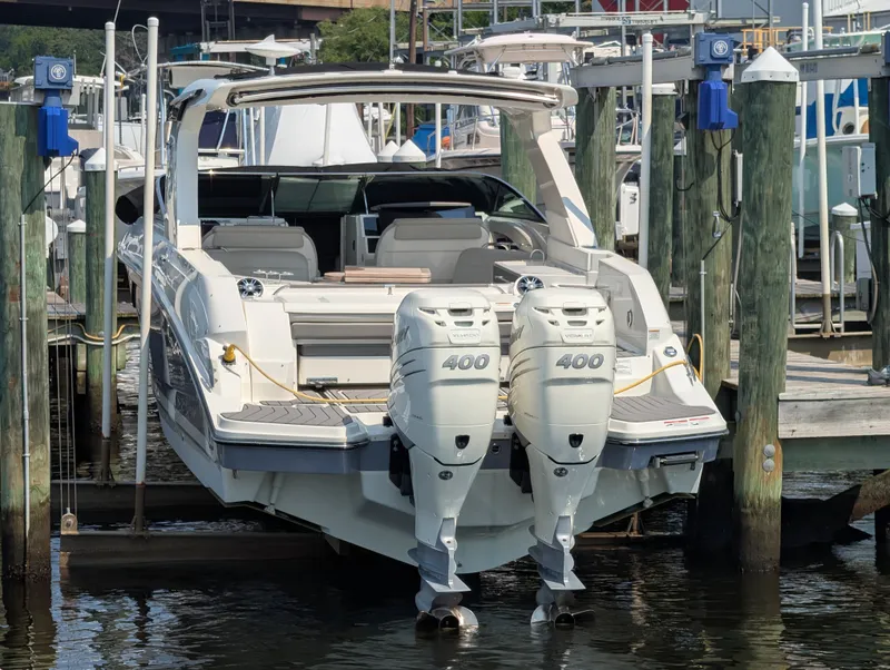 Slide: The Image of Sea Ray 350 SLX OB 2023 - 4