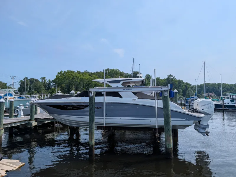 The Image of Sea Ray 350 SLX OB 2023 - 0