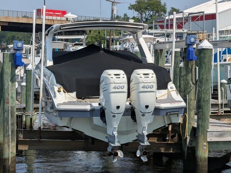 Slide: The Image of Sea Ray 350 SLX OB 2023 - 5
