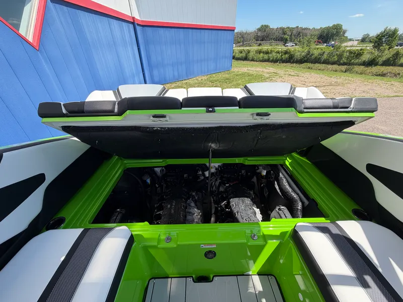 Slide: The Image of Yamaha 255X 2022 - 12