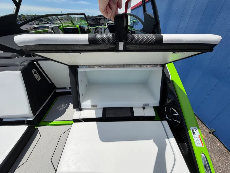 Slide: The Image of Yamaha 255X 2022 - 8