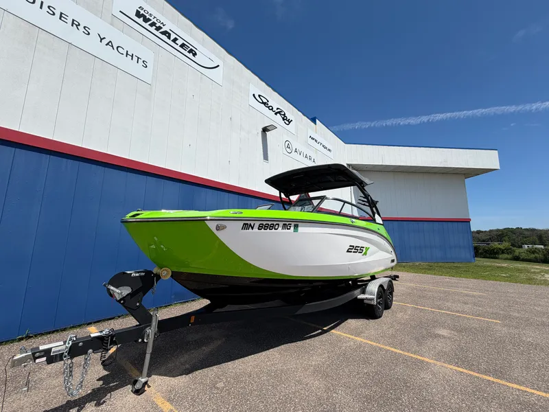 Slide: The Image of Yamaha 255X 2022 - 3