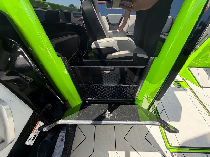 Slide: The Image of Yamaha 255X 2022 - 23