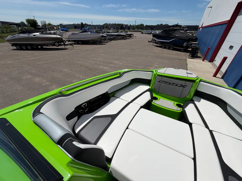 Slide: The Image of Yamaha 255X 2022 - 33