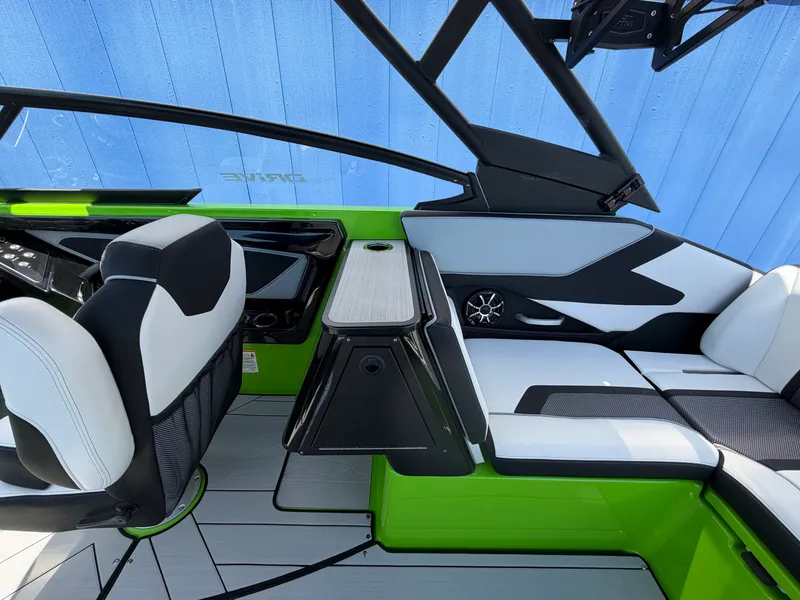 Slide: The Image of Yamaha 255X 2022 - 16