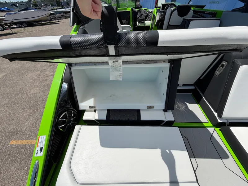 Slide: The Image of Yamaha 255X 2022 - 7