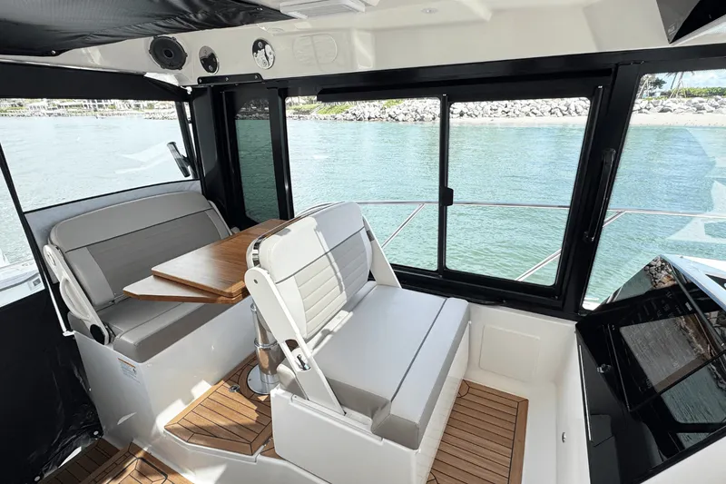 Slide: The Image of Boston Whaler 365 Conquest 2026 - 28