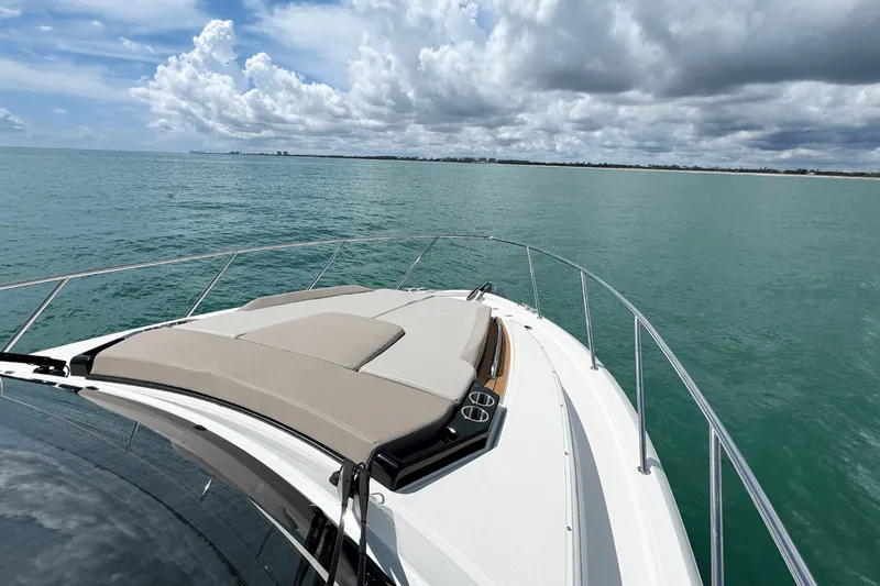 Slide: The Image of Boston Whaler 365 Conquest 2026 - 34