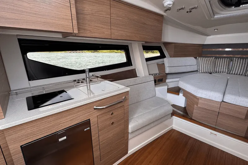 Slide: The Image of Boston Whaler 365 Conquest 2026 - 36