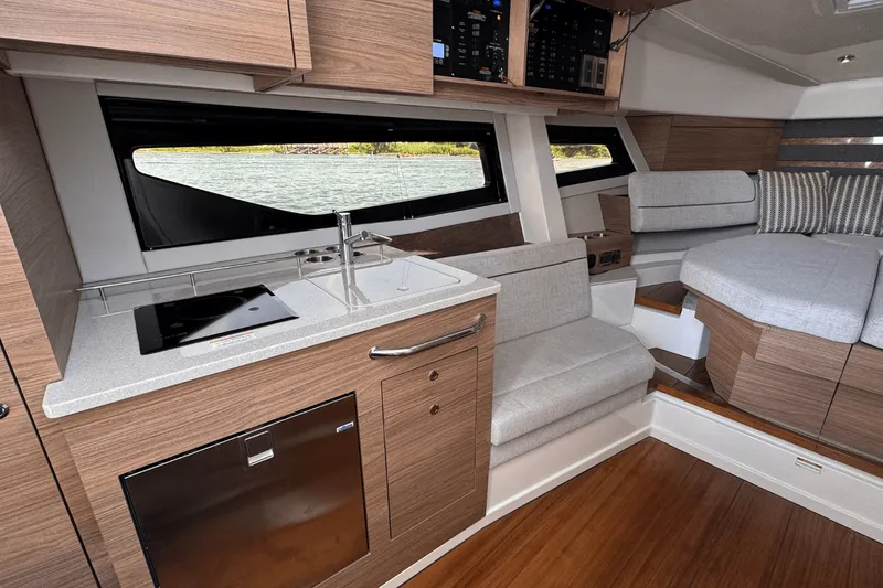 Slide: The Image of Boston Whaler 365 Conquest 2026 - 38